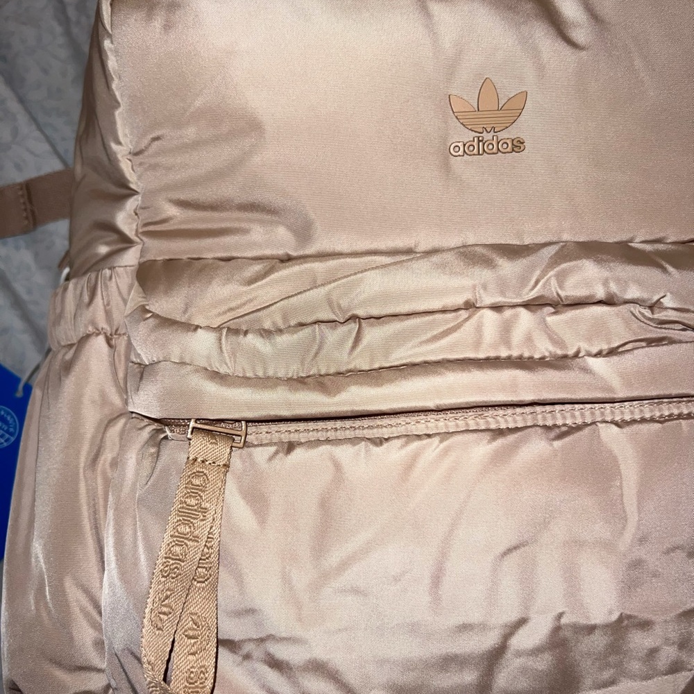 Backpack - Picture 2 of 8